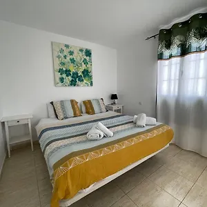 Pensión Vivilanza Surfhouse, Costa Teguise
